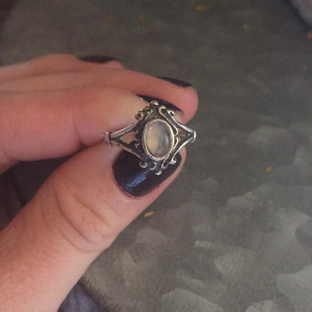Moonstone ring - Picture 2 of 4